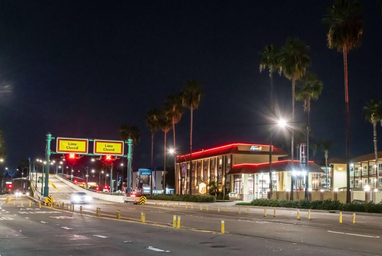 Super 8 by Wyndham Anaheim/Disneyland Drive Exterior foto
